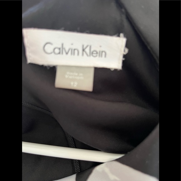 Calvin Klein floral print dress size 12. - Picture 6 of 6